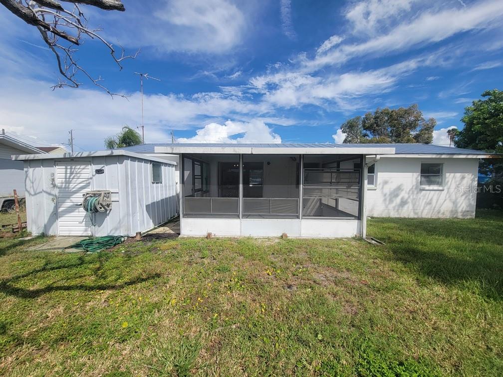 Listing photo id 11 for 13637 Maria Drive