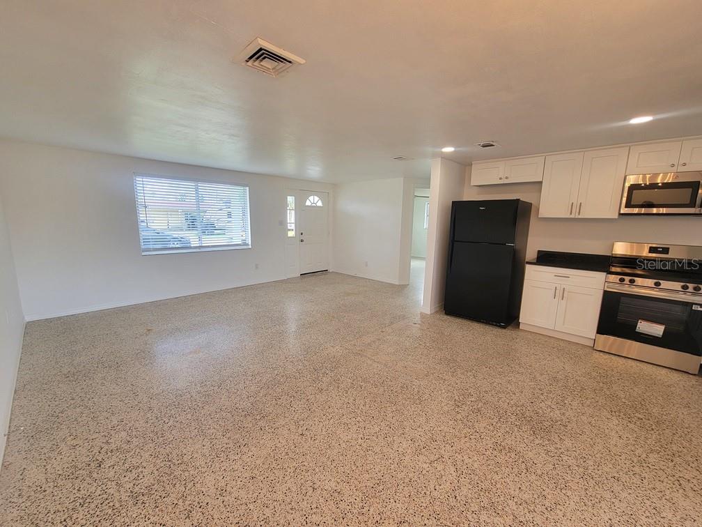 Listing photo id 0 for 13637 Maria Drive