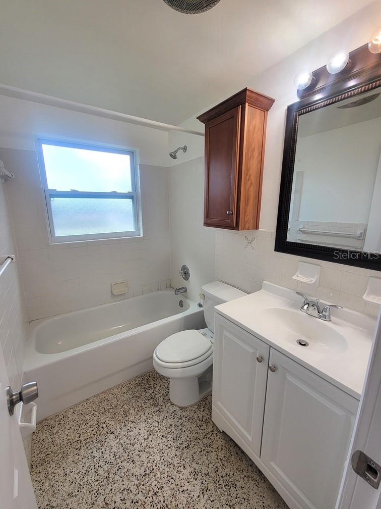 Listing photo id 6 for 13637 Maria Drive