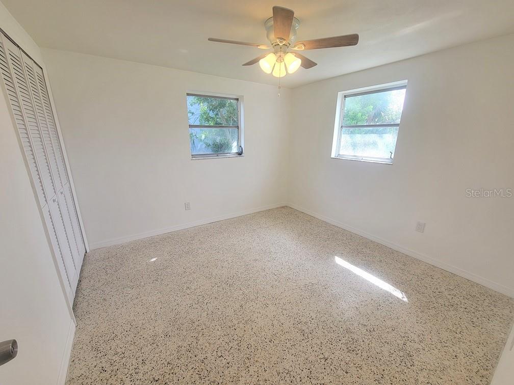 Listing photo id 7 for 13637 Maria Drive