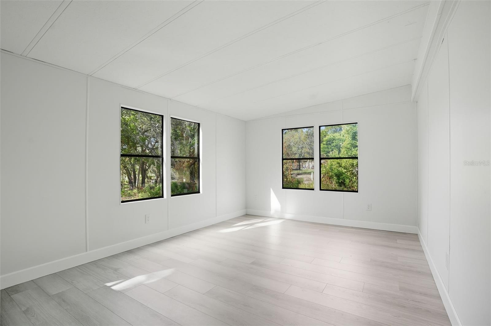 Image 11 of 42 For 15616 Larry Road