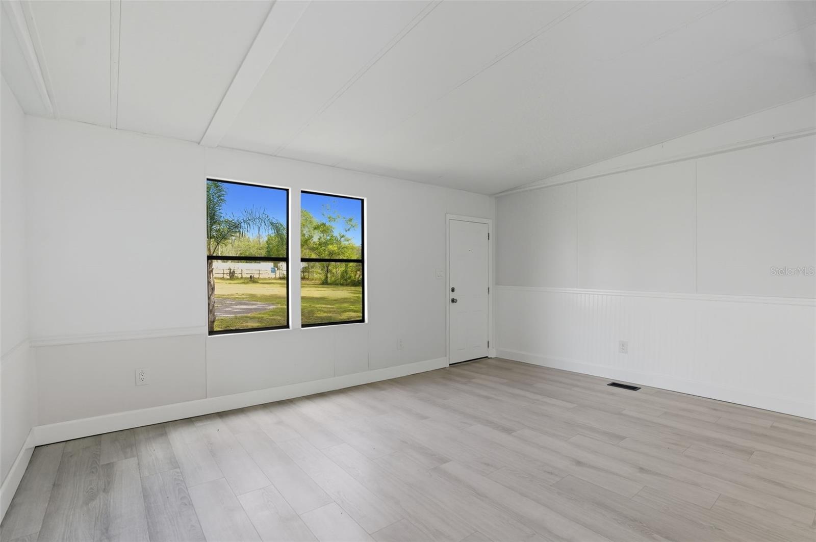 Image 19 of 42 For 15616 Larry Road