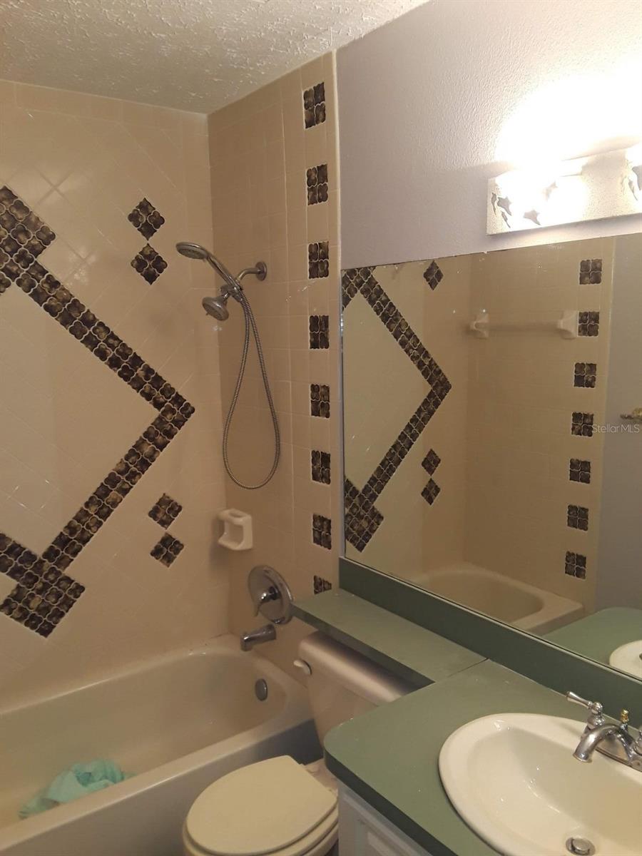 Image 11 of 14 For 8550 Shadblow Court 7