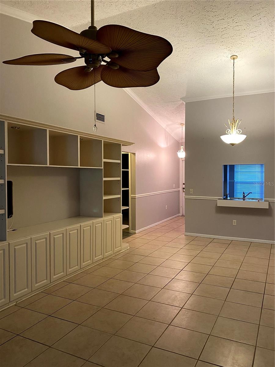 Image 3 of 14 For 8550 Shadblow Court 7