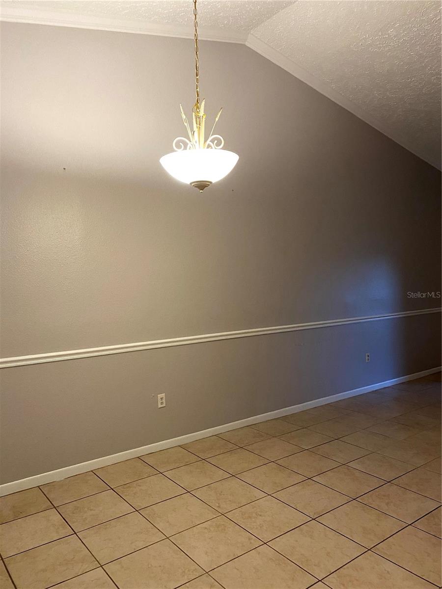 Image 4 of 14 For 8550 Shadblow Court 7