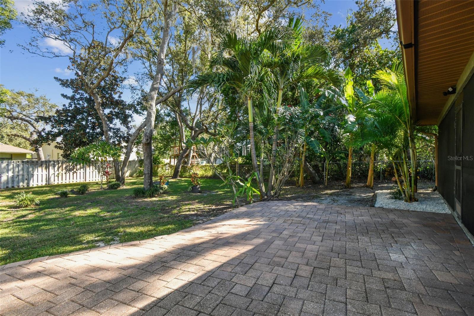 Image 47 of 73 For 844 Park Court