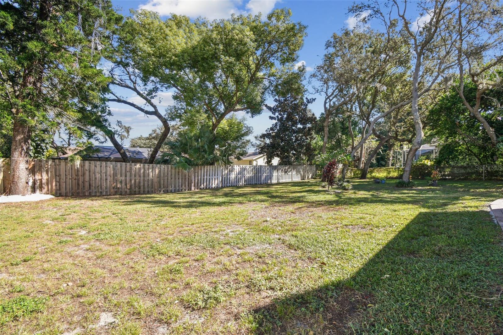 Image 48 of 73 For 844 Park Court