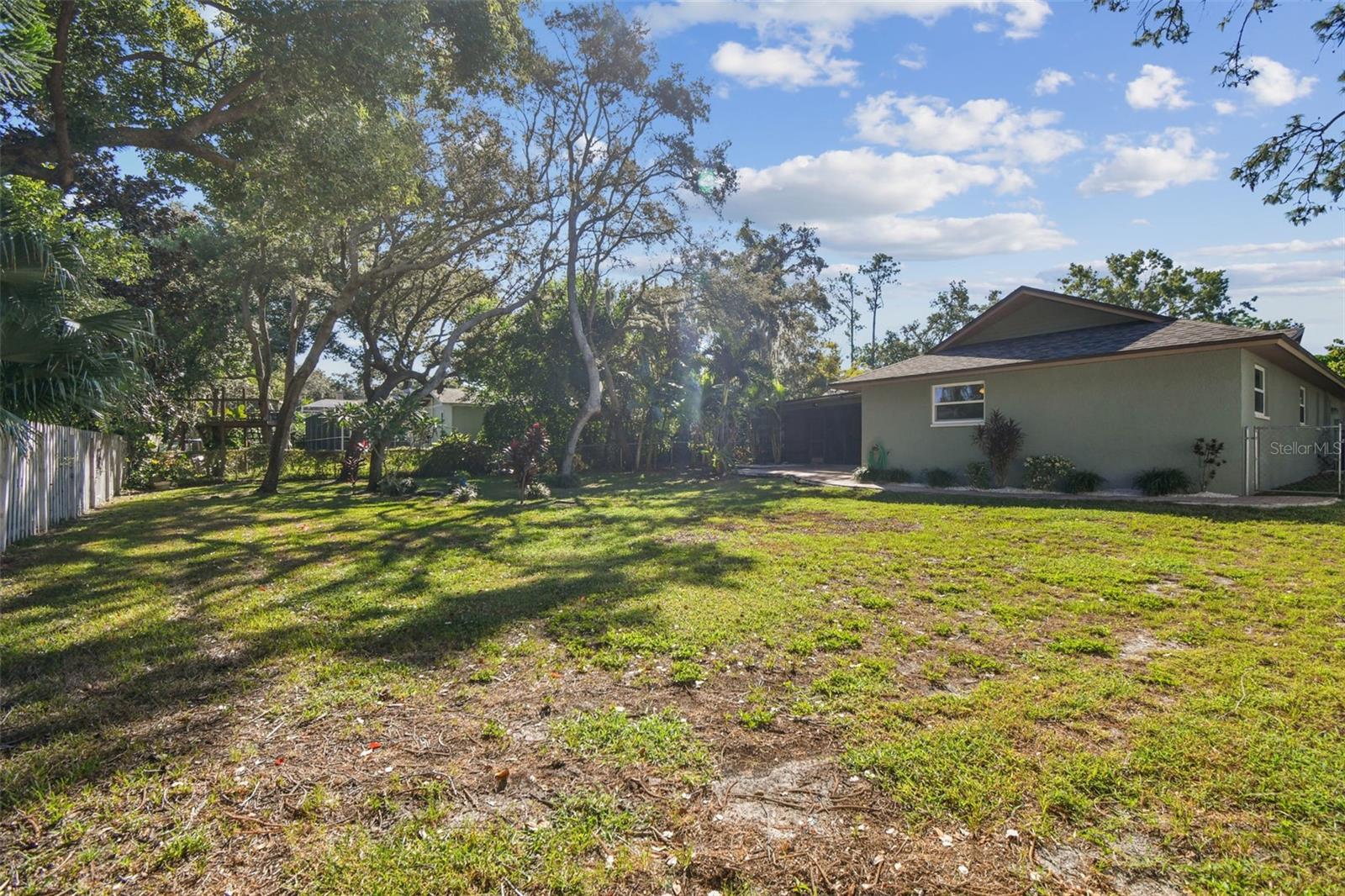Image 49 of 73 For 844 Park Court