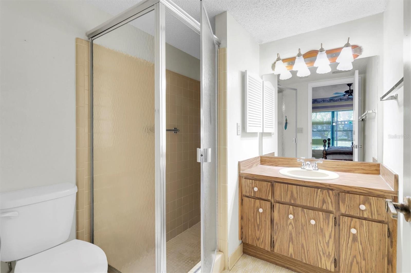 Image 16 of 59 For 11204 Pembridge Court 4