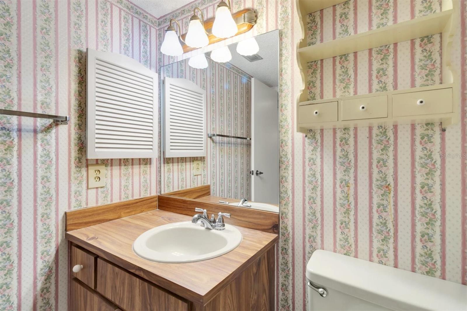 Image 20 of 59 For 11204 Pembridge Court 4