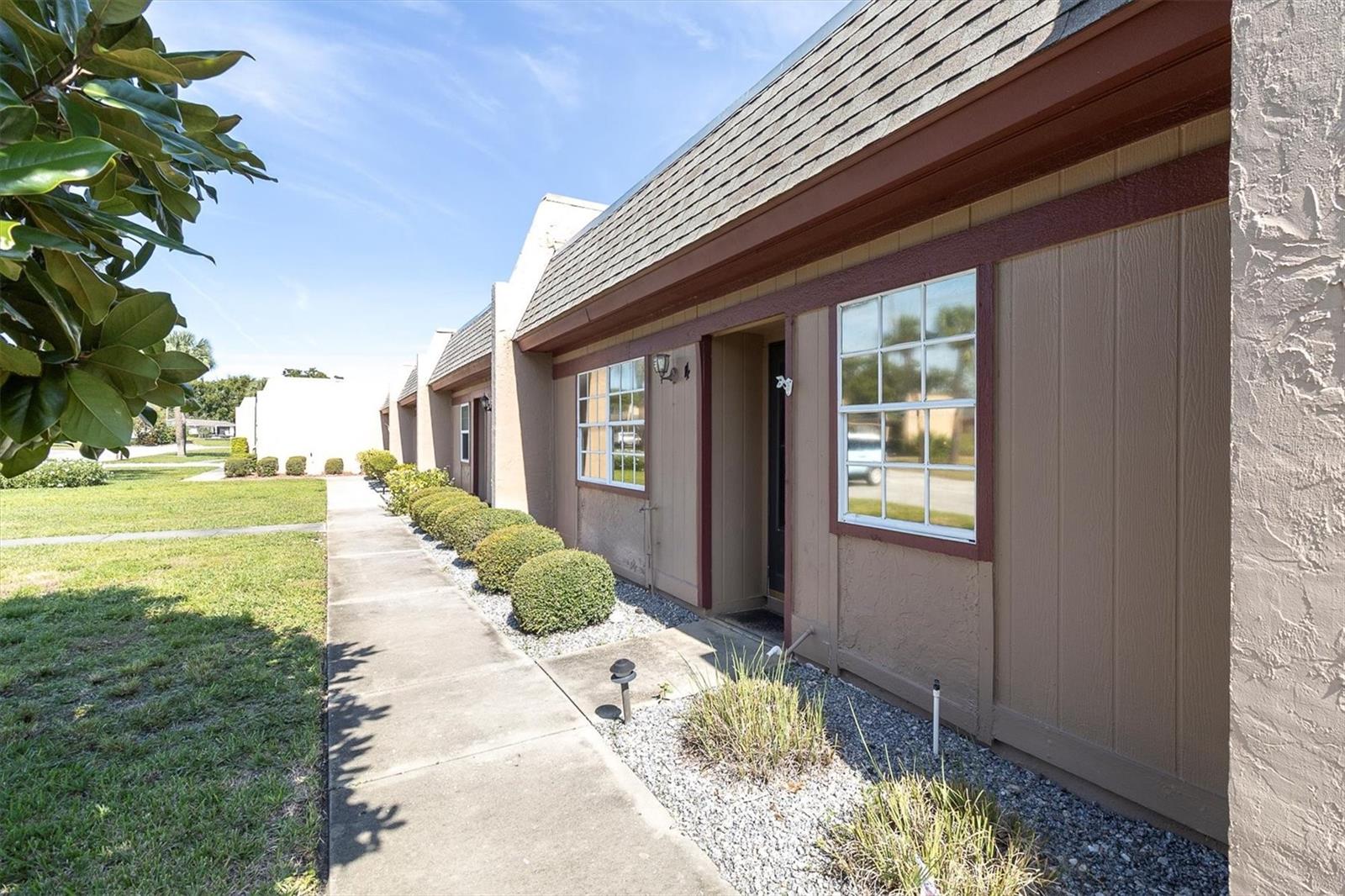 Image 31 of 59 For 11204 Pembridge Court 4