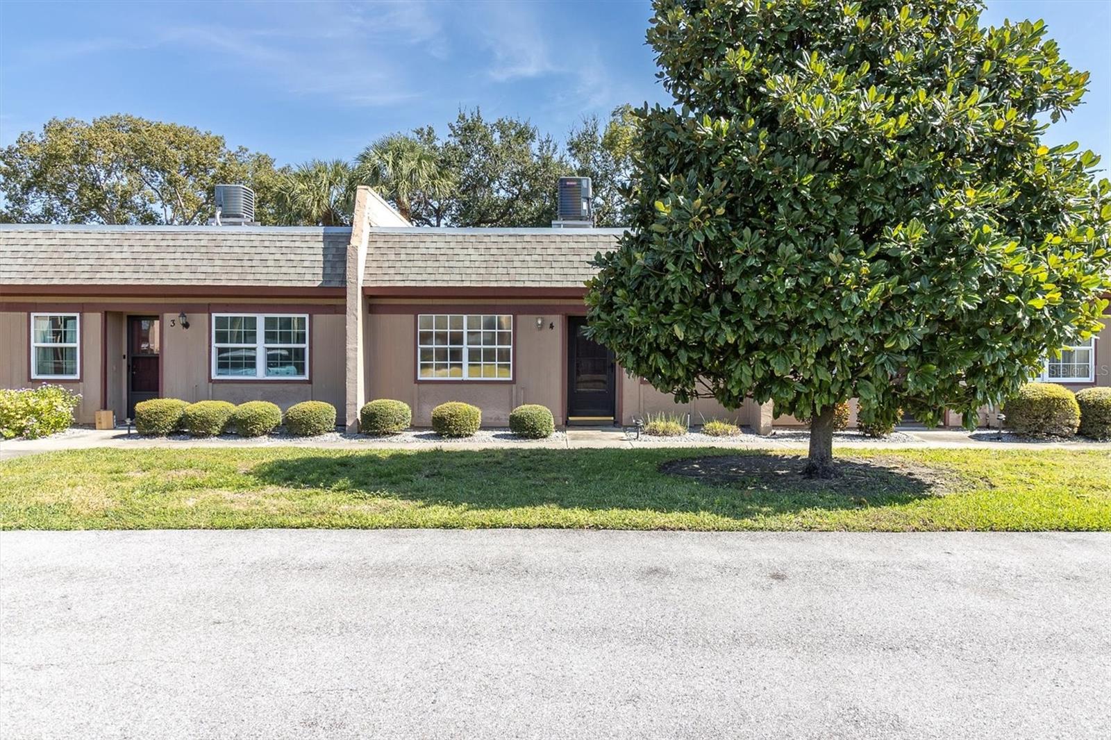 Image 32 of 59 For 11204 Pembridge Court 4