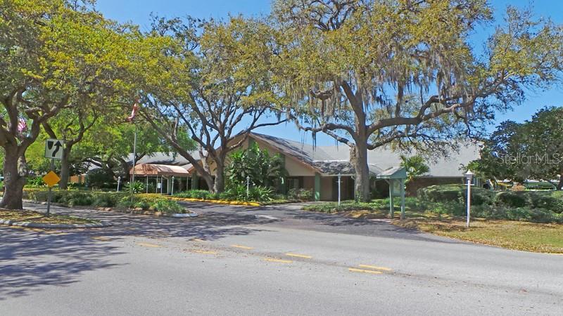 Image 36 of 59 For 11204 Pembridge Court 4