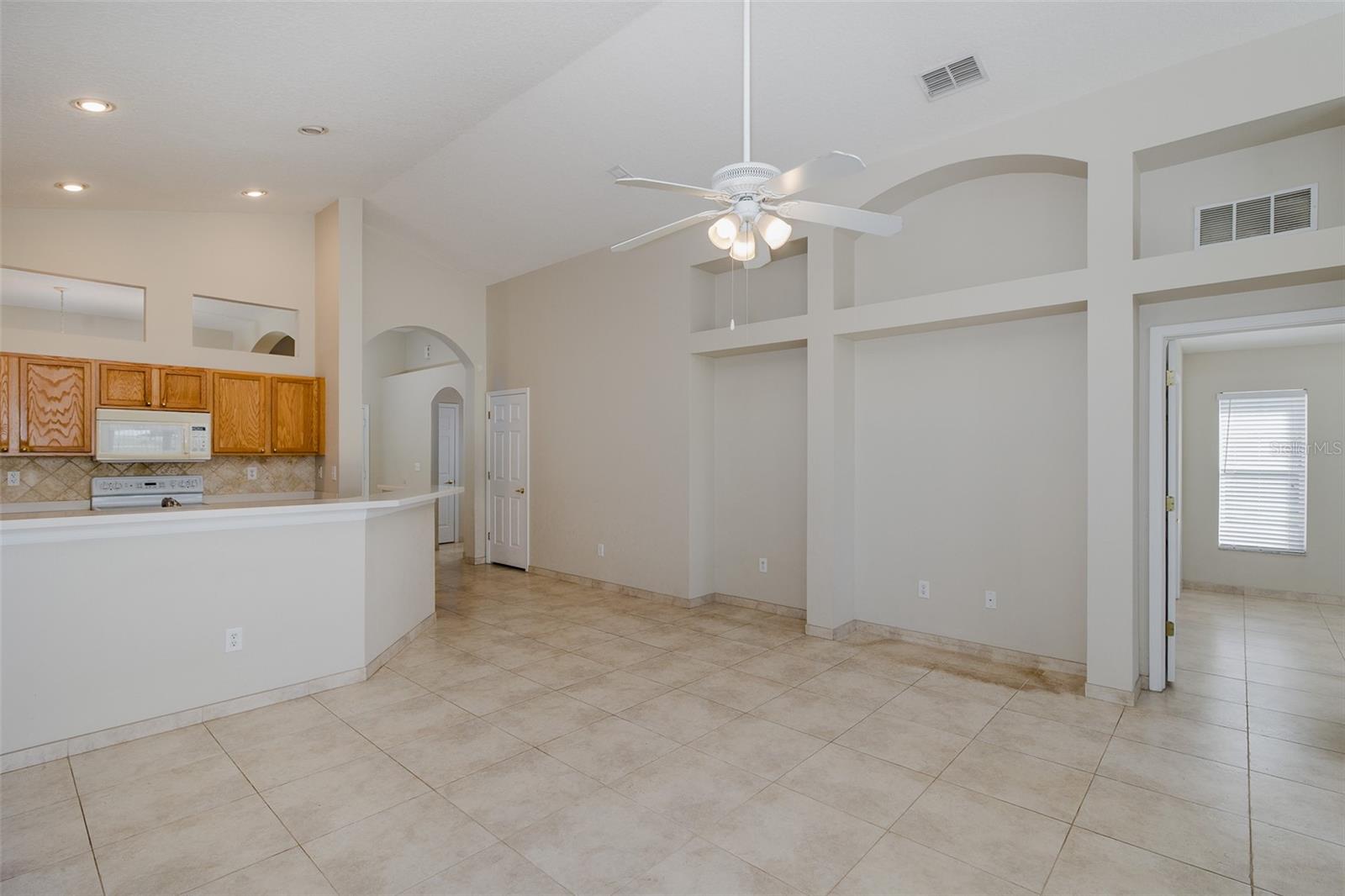 Image 11 of 44 For 23836 Hastings Way