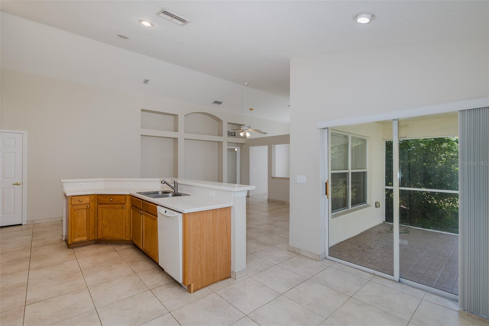 Image 13 of 44 For 23836 Hastings Way