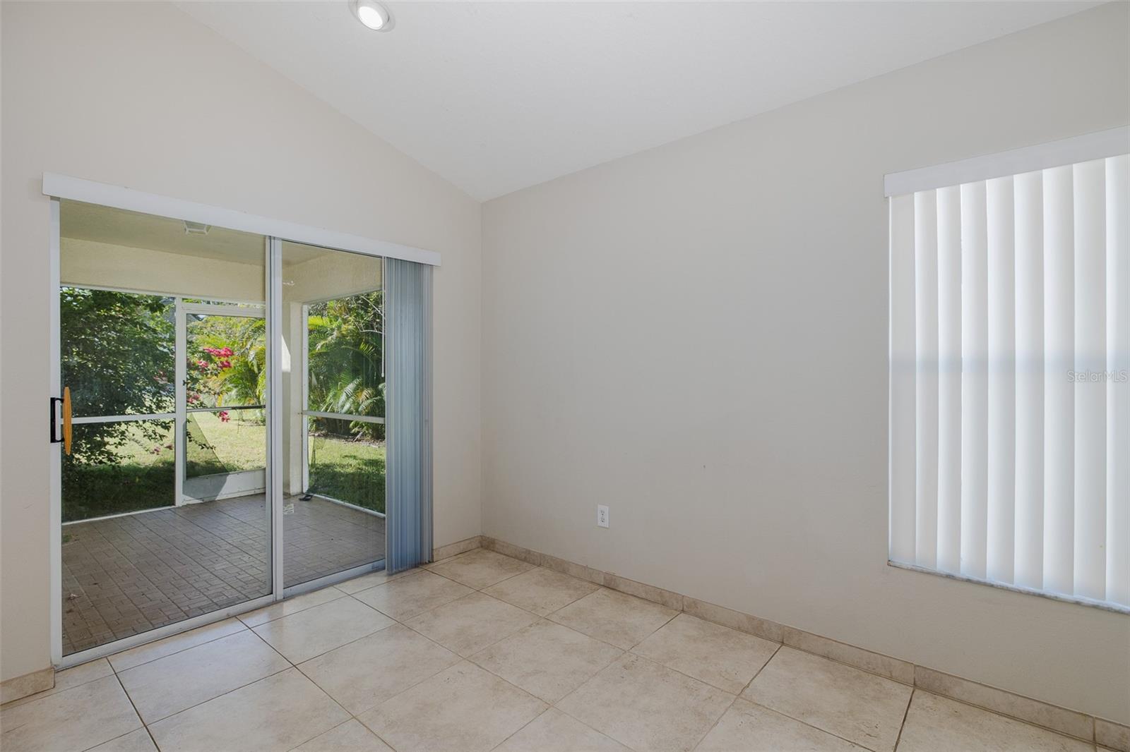Image 18 of 44 For 23836 Hastings Way