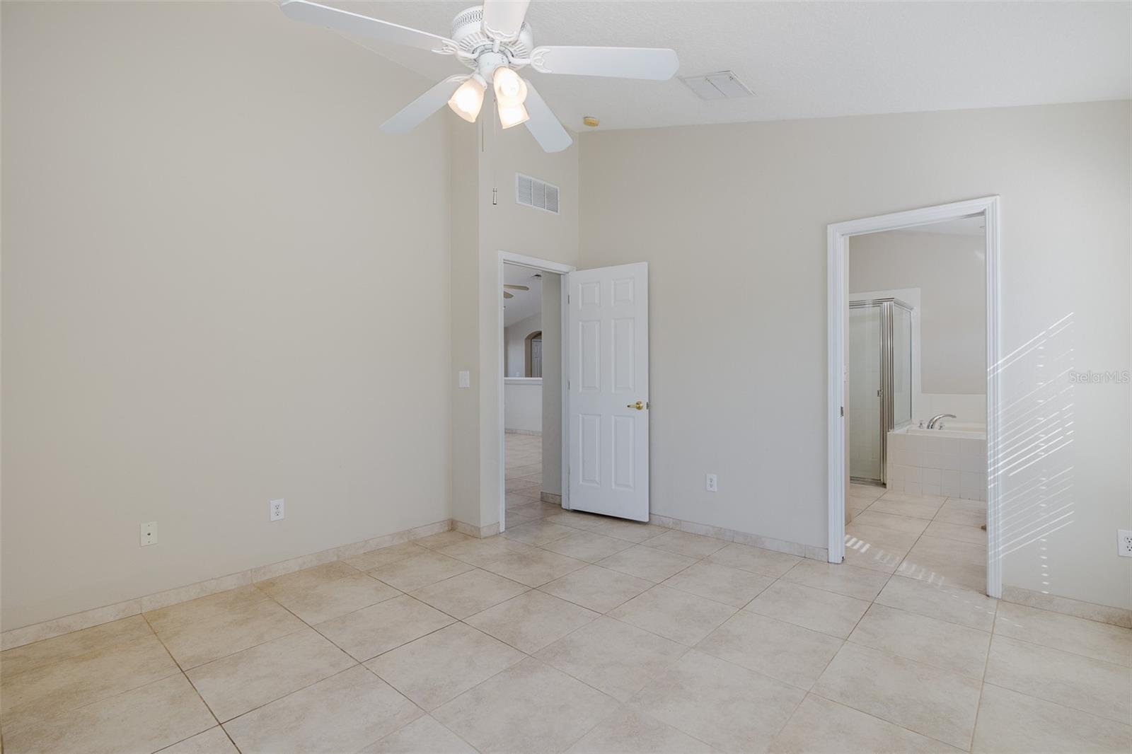 Image 21 of 44 For 23836 Hastings Way