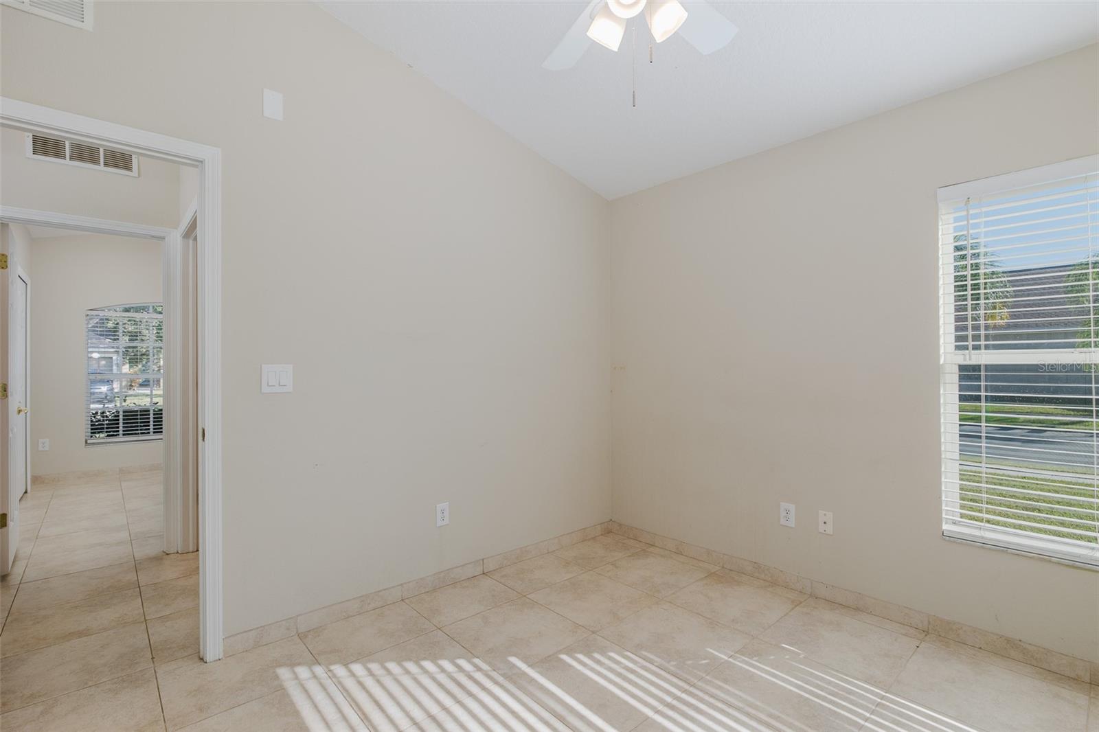 Image 33 of 44 For 23836 Hastings Way