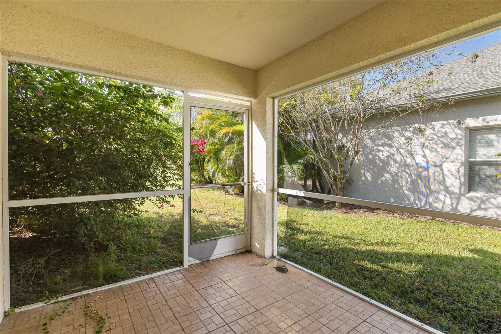 Image 37 of 44 For 23836 Hastings Way