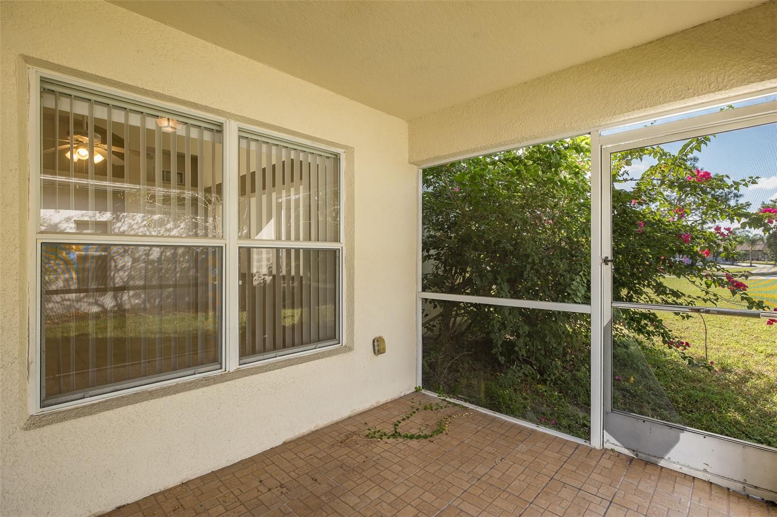 Image 38 of 44 For 23836 Hastings Way