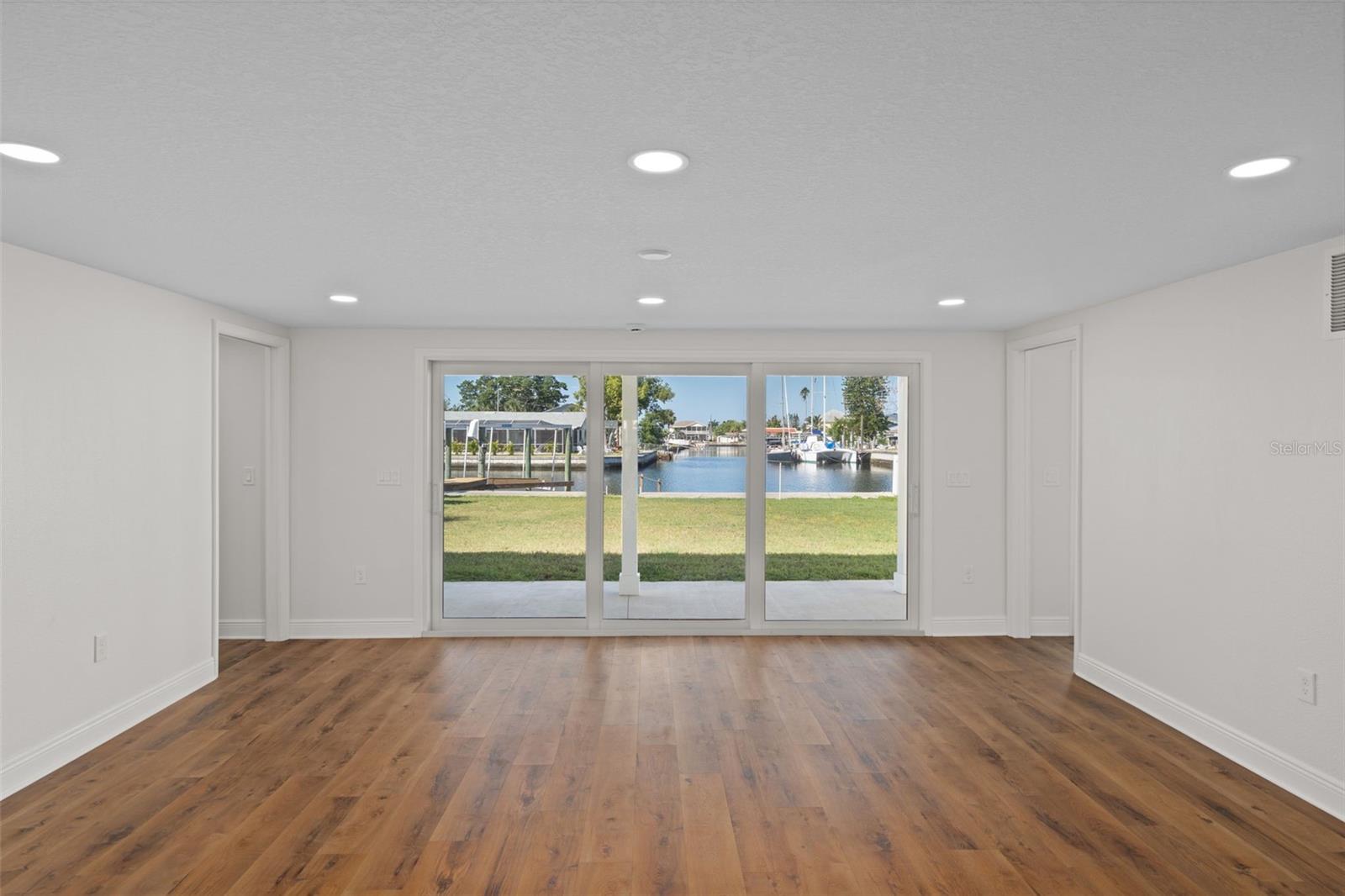 Image 14 of 46 For 13611 Evelane Drive