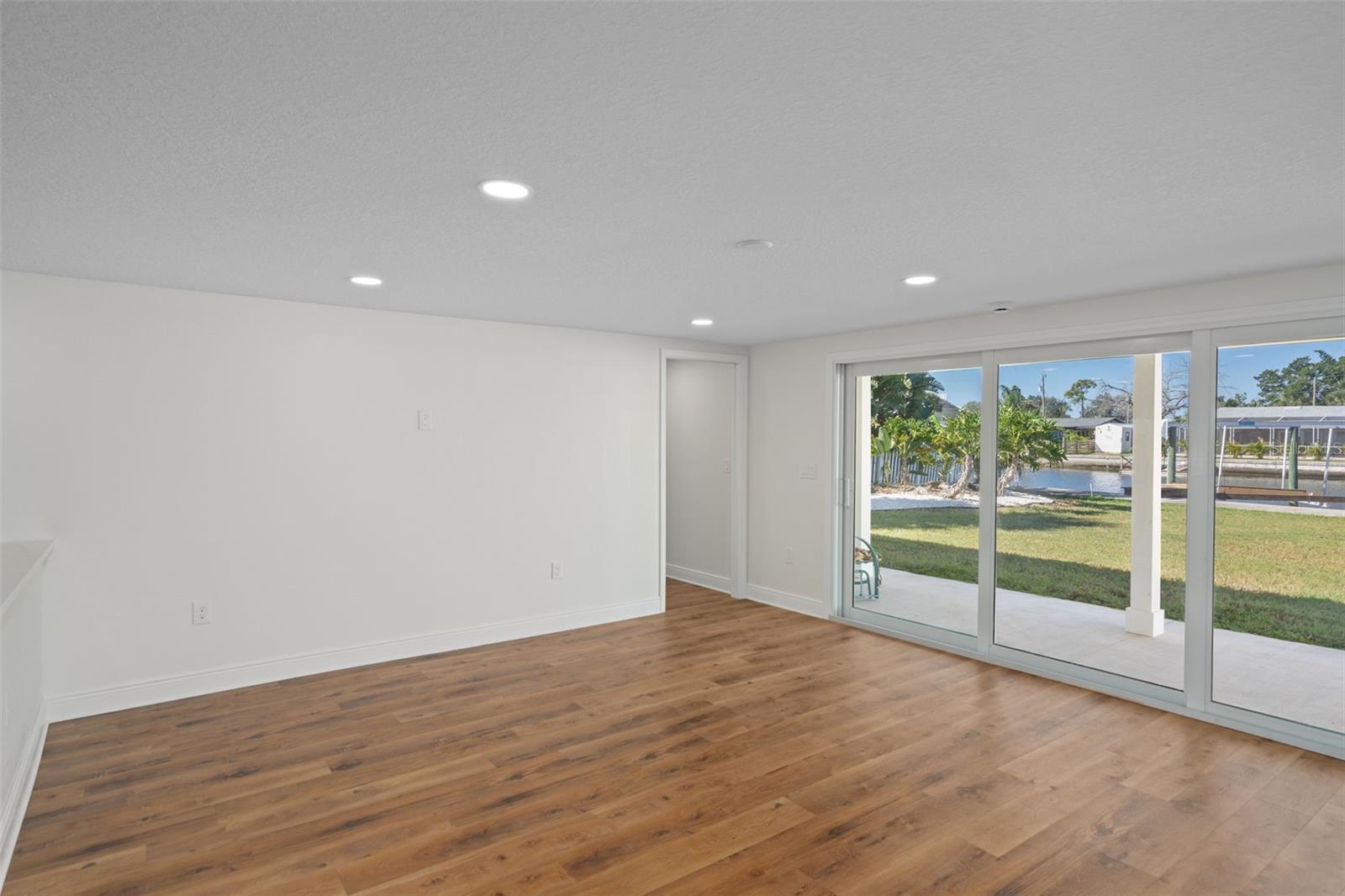 Image 15 of 46 For 13611 Evelane Drive