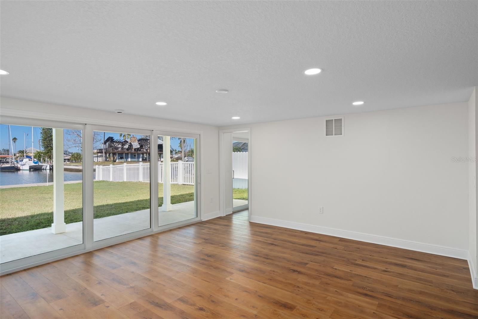 Image 16 of 46 For 13611 Evelane Drive