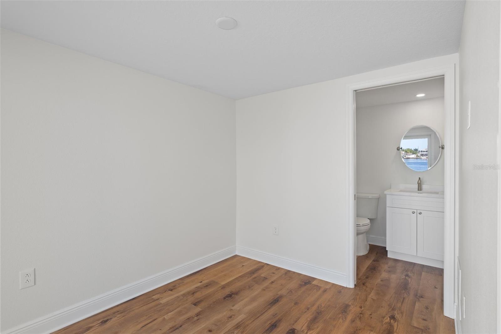 Image 25 of 46 For 13611 Evelane Drive