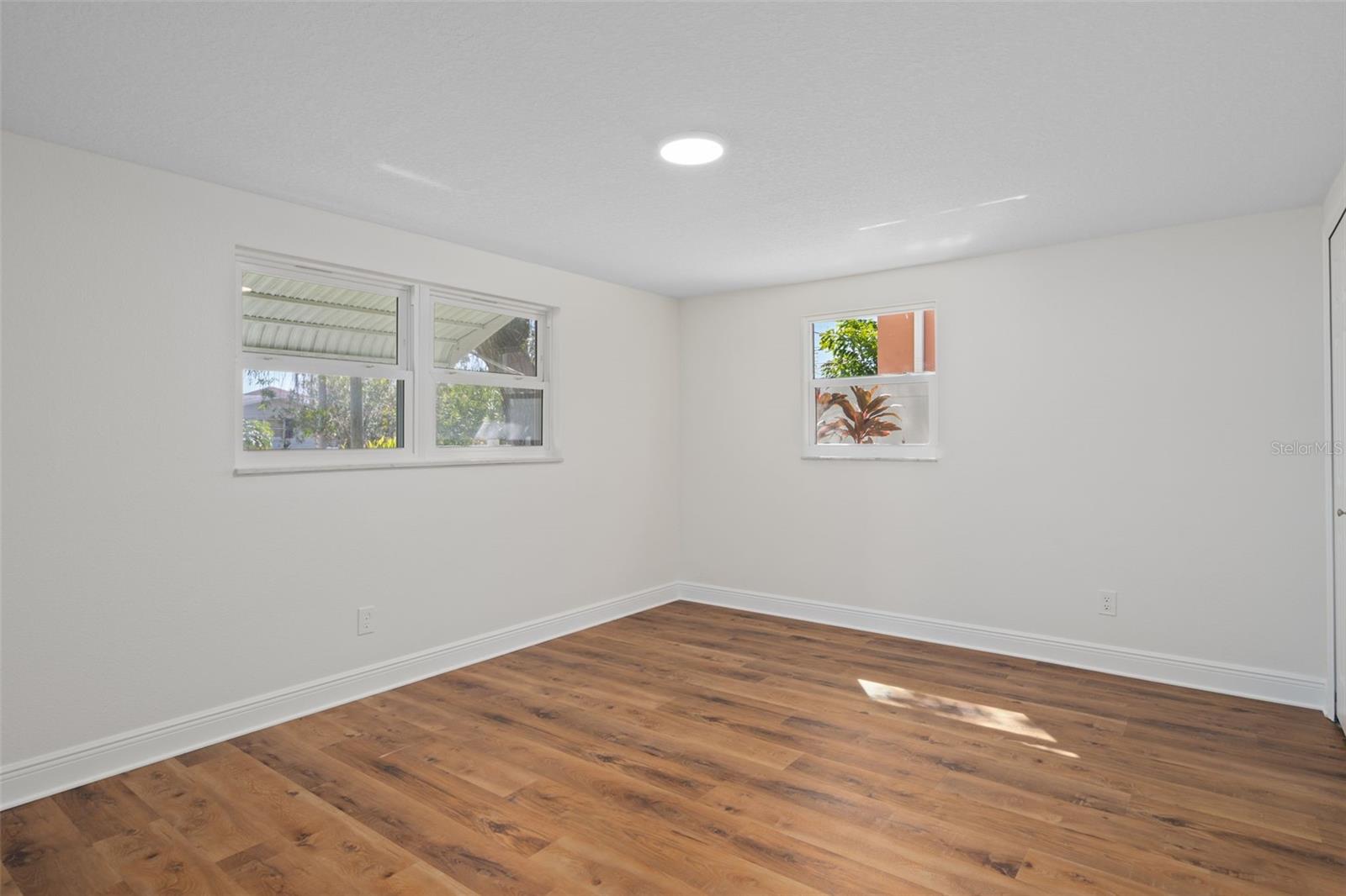 Image 31 of 46 For 13611 Evelane Drive