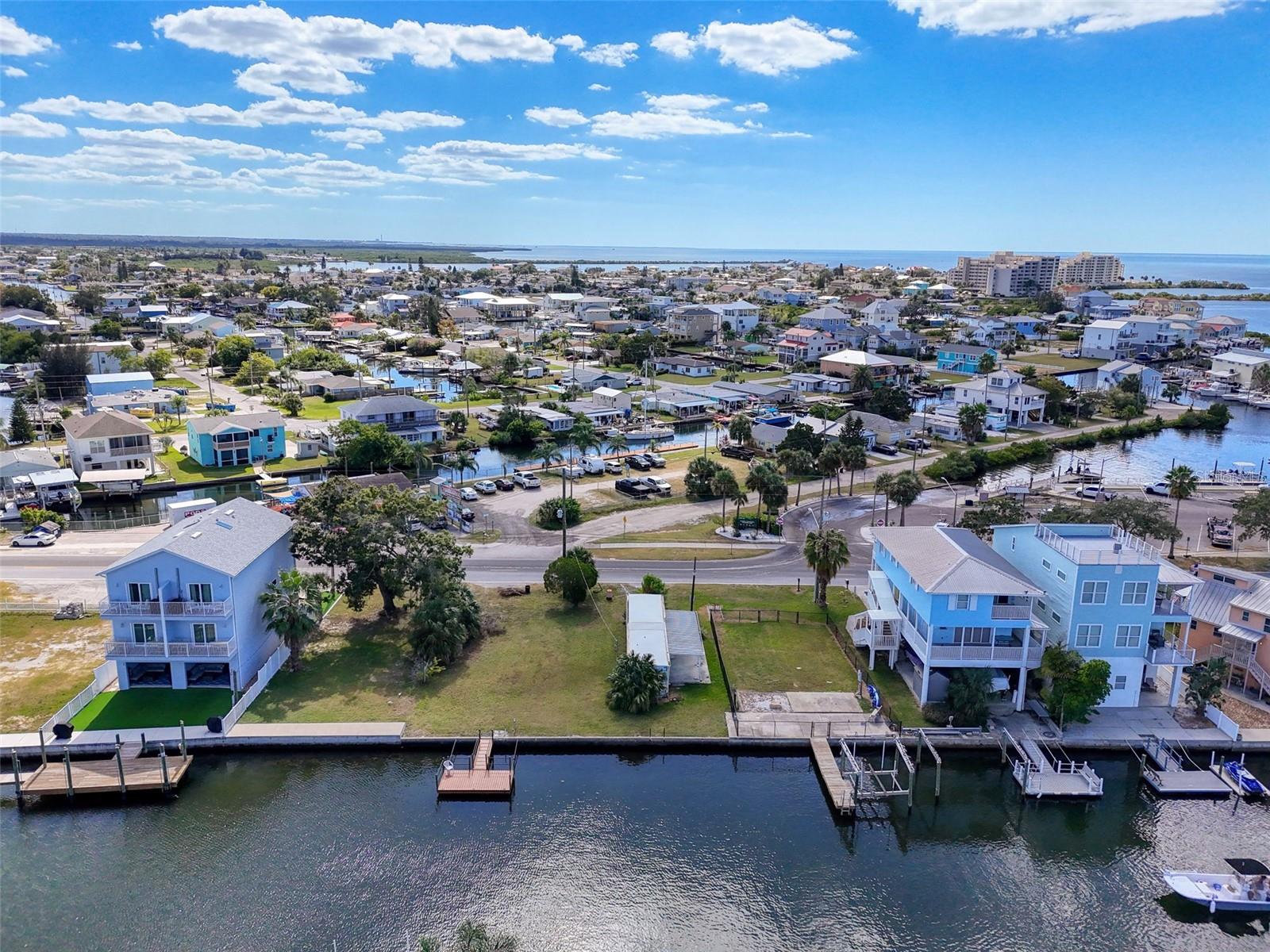 Listing photo id 10 for 6429 Clark Street
