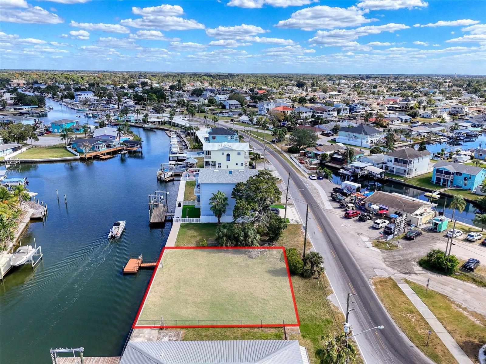Listing photo id 13 for 6429 Clark Street