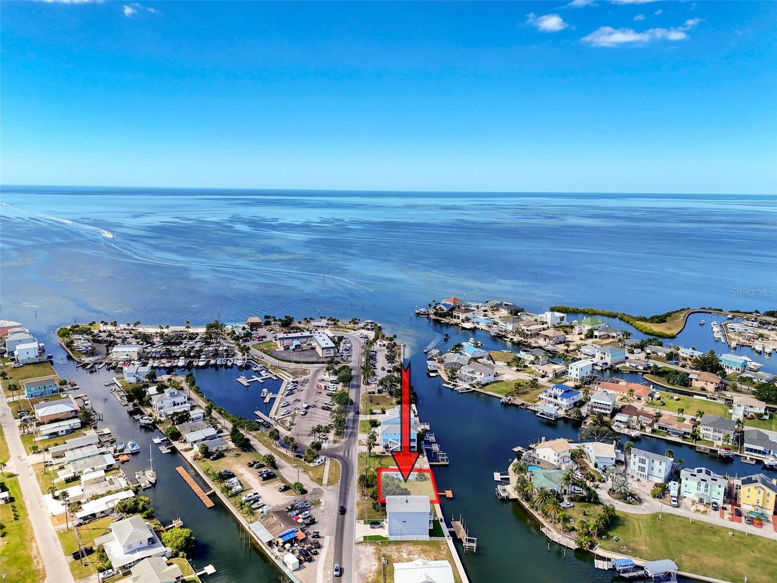 Listing photo id 15 for 6429 Clark Street