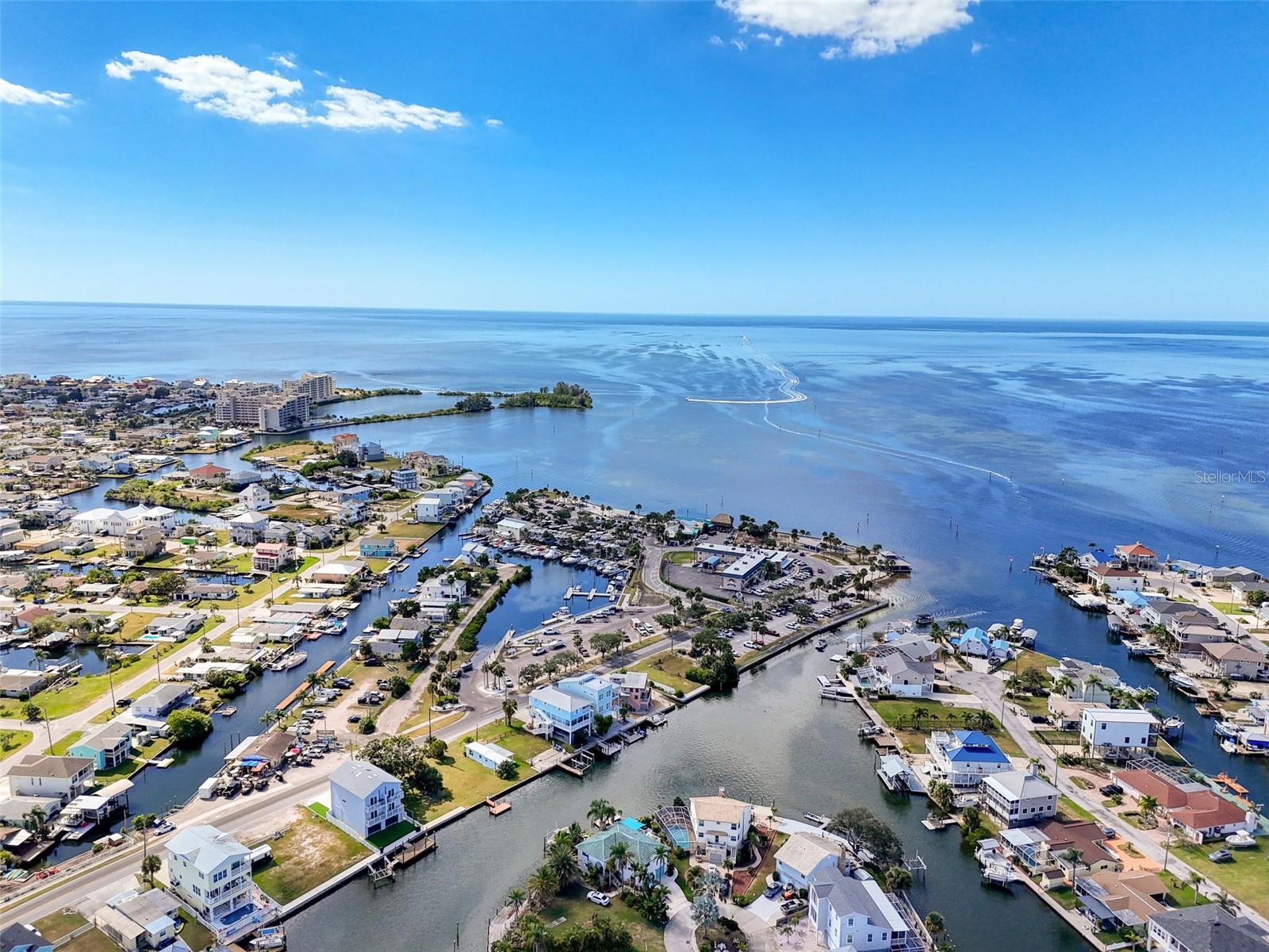 Listing photo id 0 for 6429 Clark Street