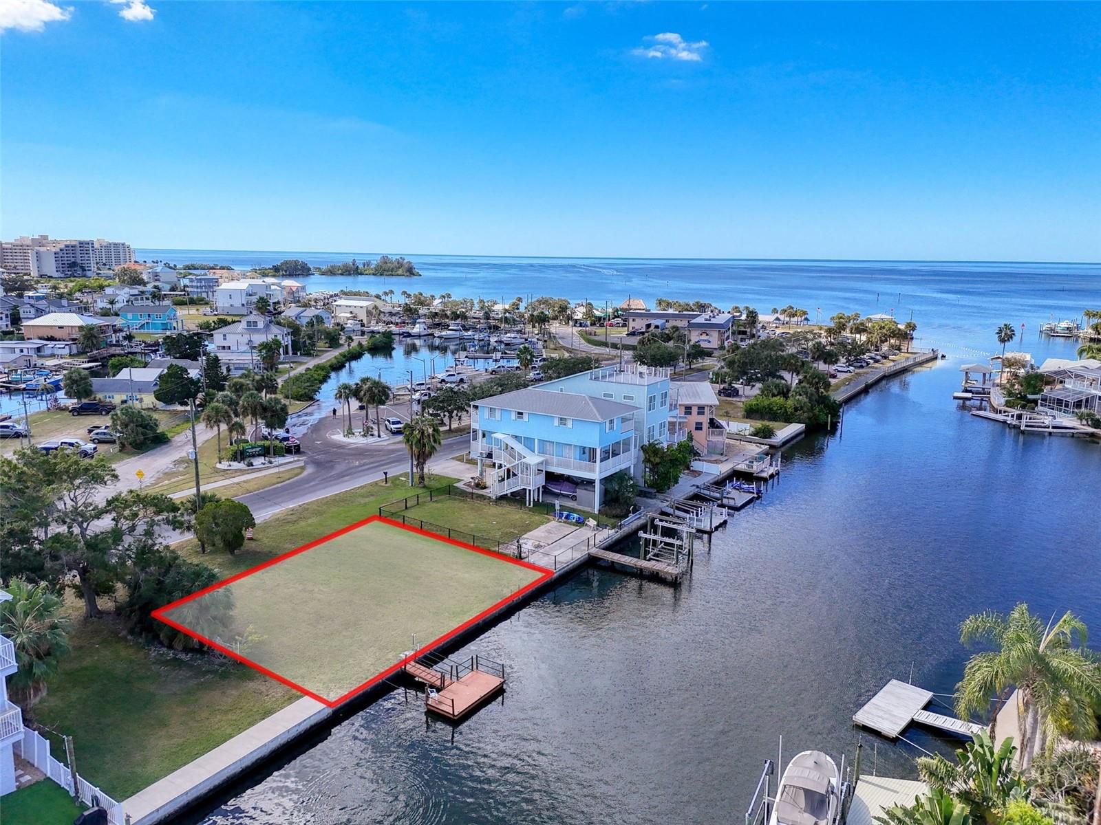 Listing photo id 18 for 6429 Clark Street