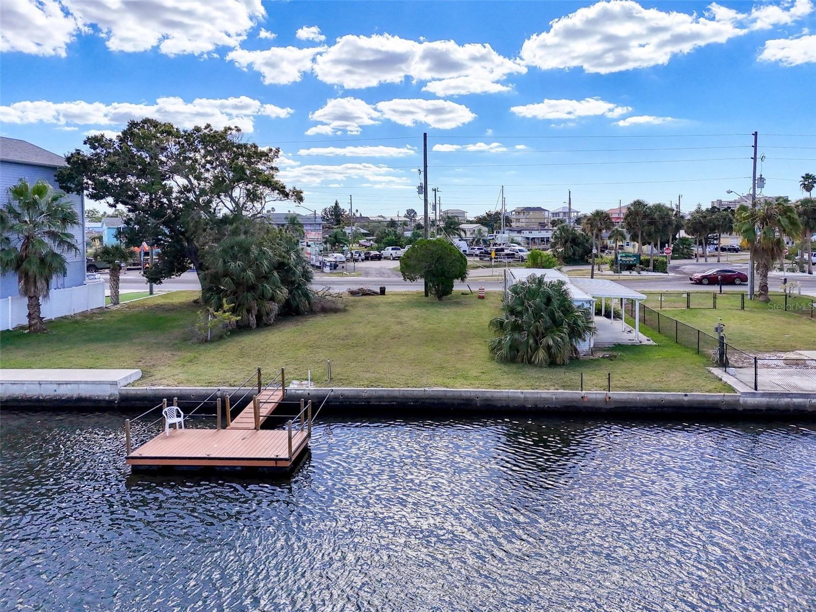 Listing photo id 29 for 6429 Clark Street