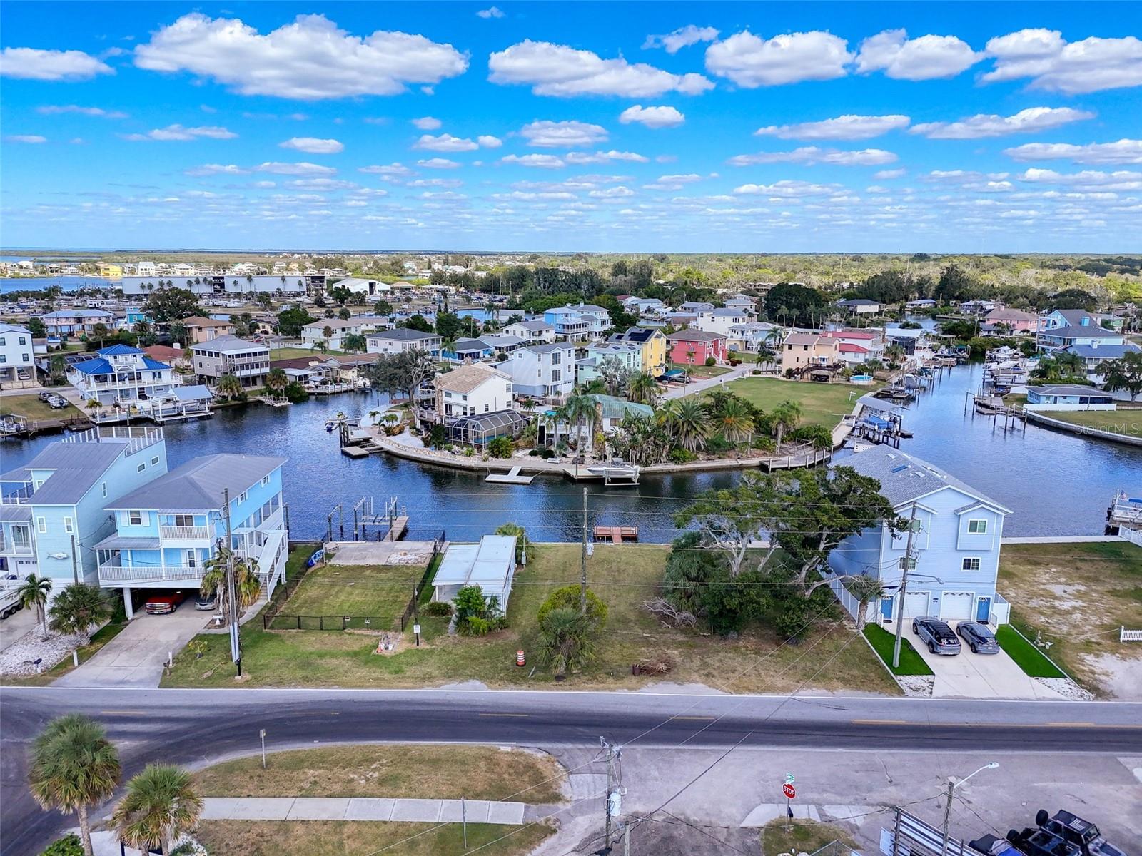 Listing photo id 33 for 6429 Clark Street