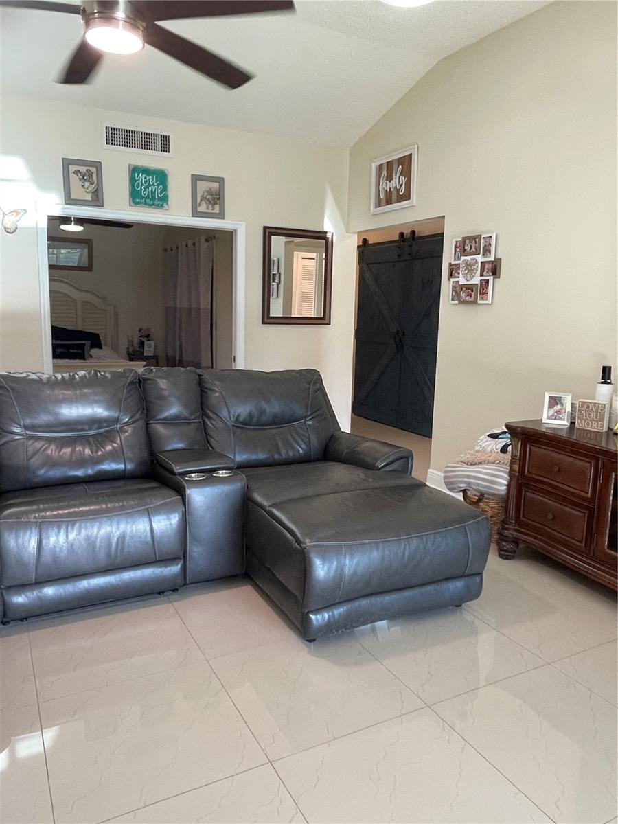 Image 17 of 40 For 1007 Lake Avoca Drive