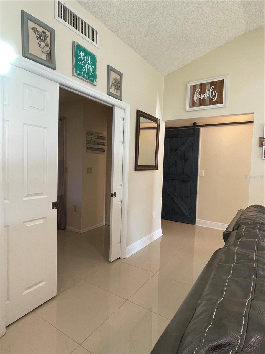 Image 19 of 40 For 1007 Lake Avoca Drive