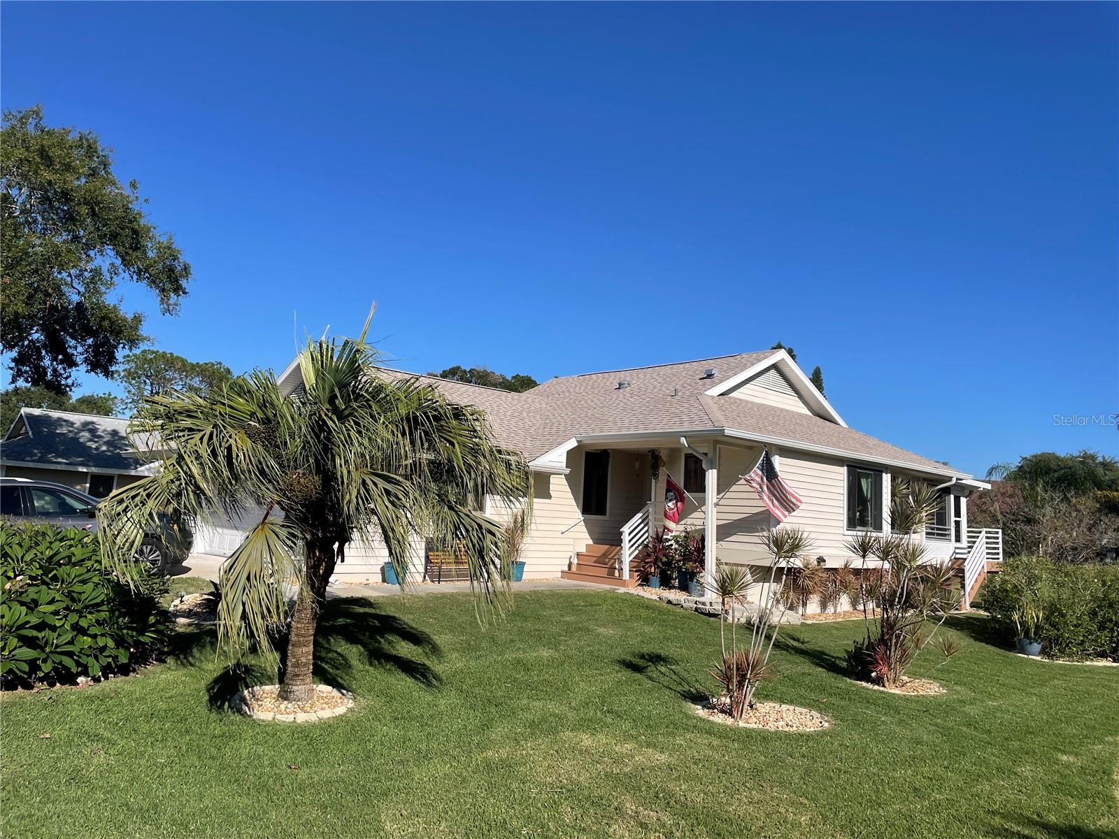 Image 2 of 40 For 1007 Lake Avoca Drive