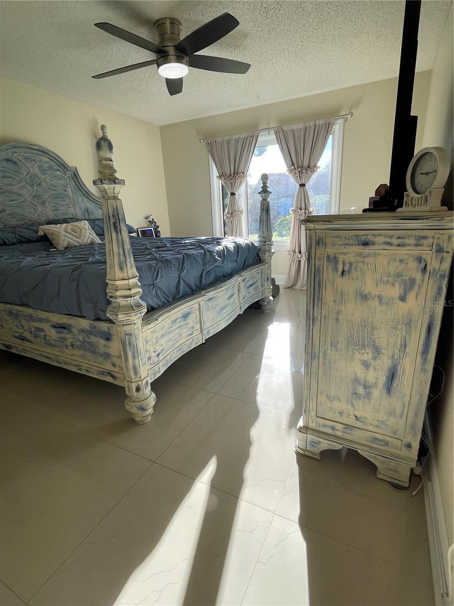 Image 21 of 40 For 1007 Lake Avoca Drive