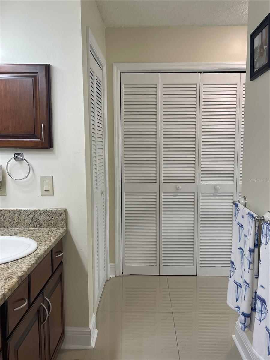 Image 27 of 40 For 1007 Lake Avoca Drive