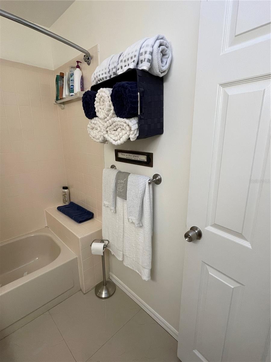 Image 29 of 40 For 1007 Lake Avoca Drive