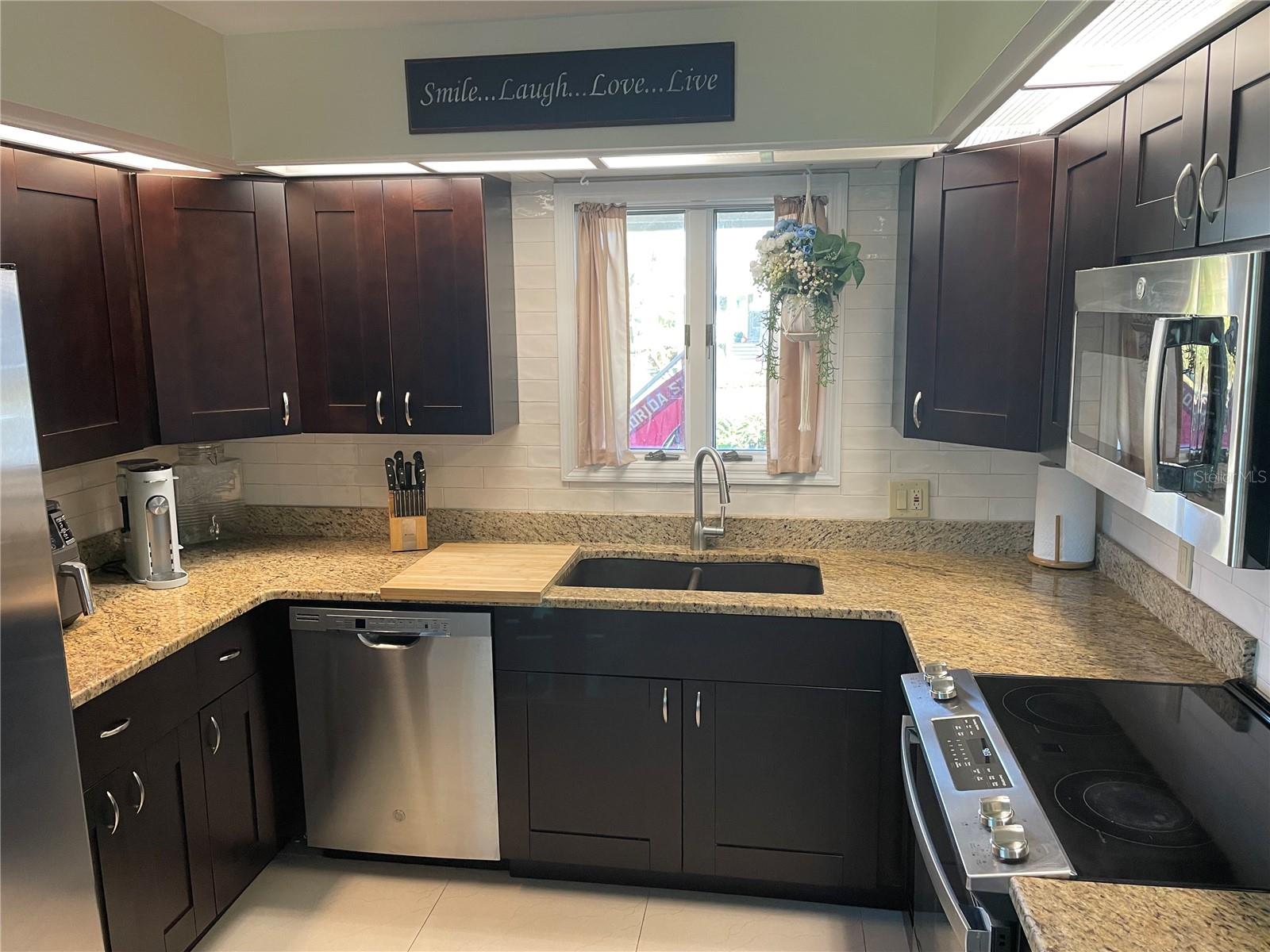 Image 8 of 40 For 1007 Lake Avoca Drive