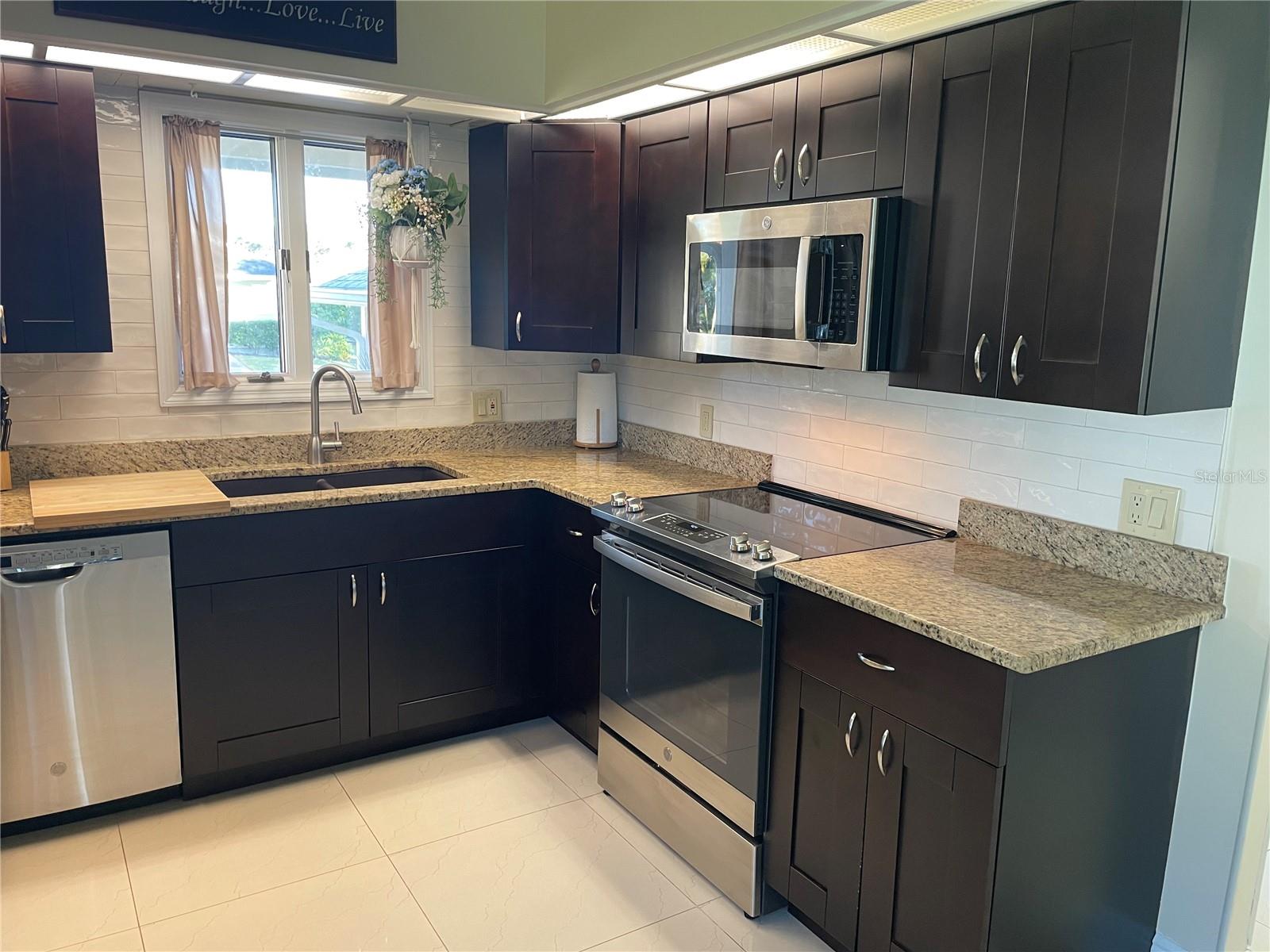 Image 9 of 40 For 1007 Lake Avoca Drive