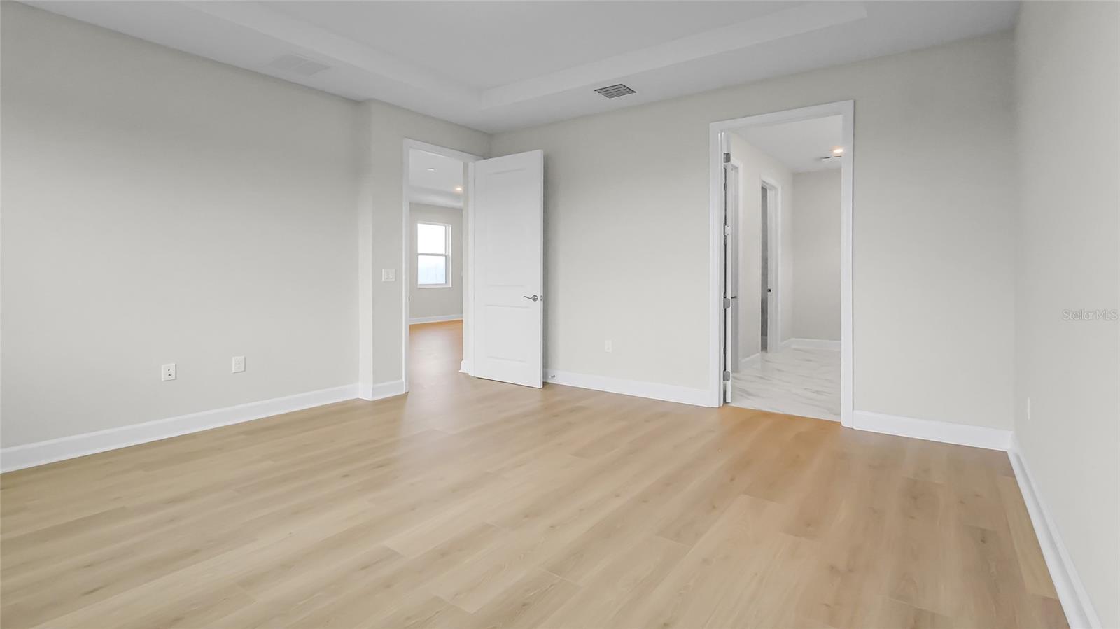 Image 21 of 84 For 570 Hammock Oaks Boulevard