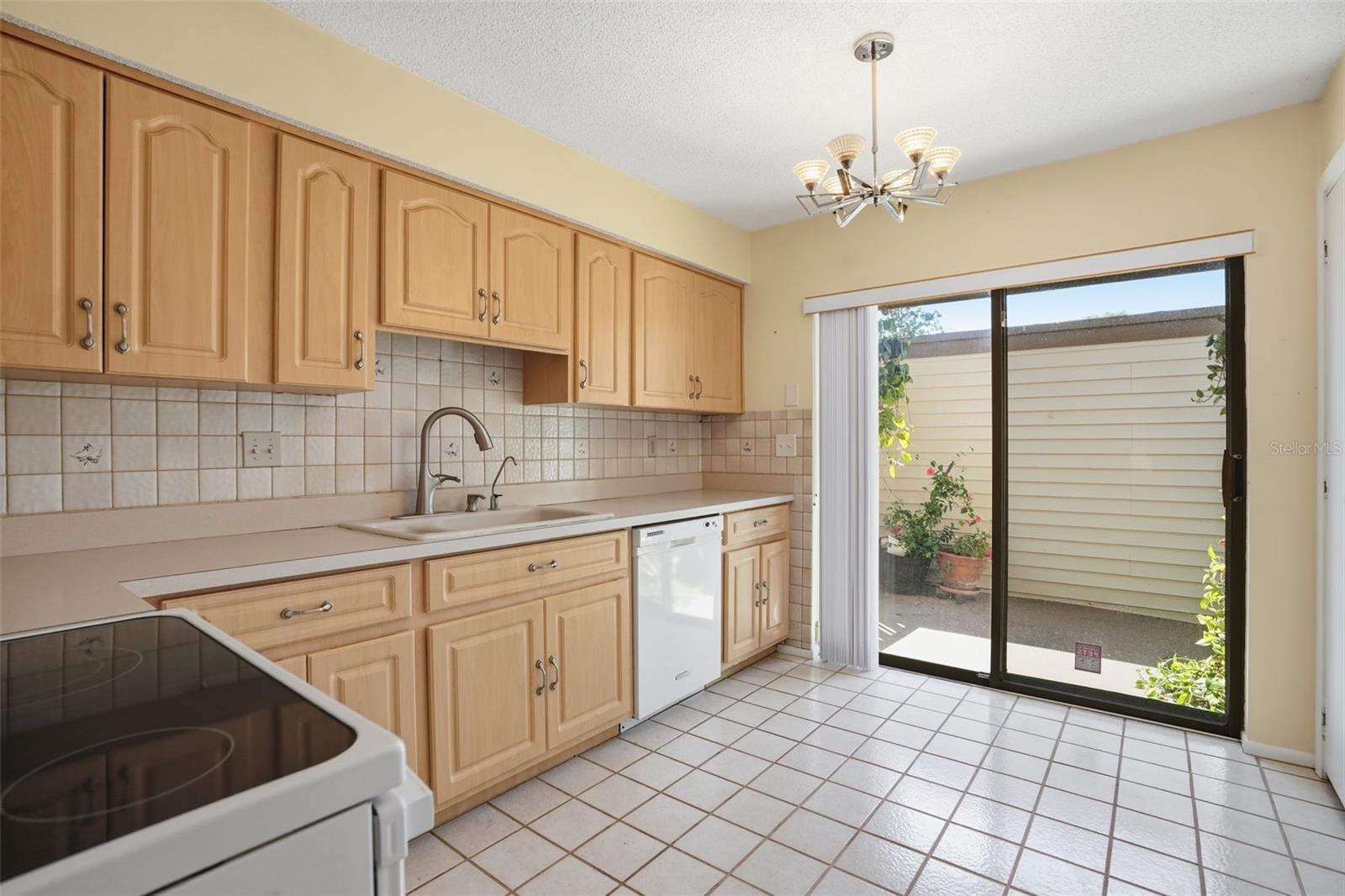 Image 14 of 45 For 12906 Wedgewood Way B