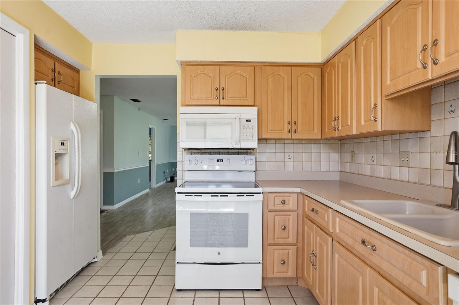 Image 17 of 45 For 12906 Wedgewood Way B