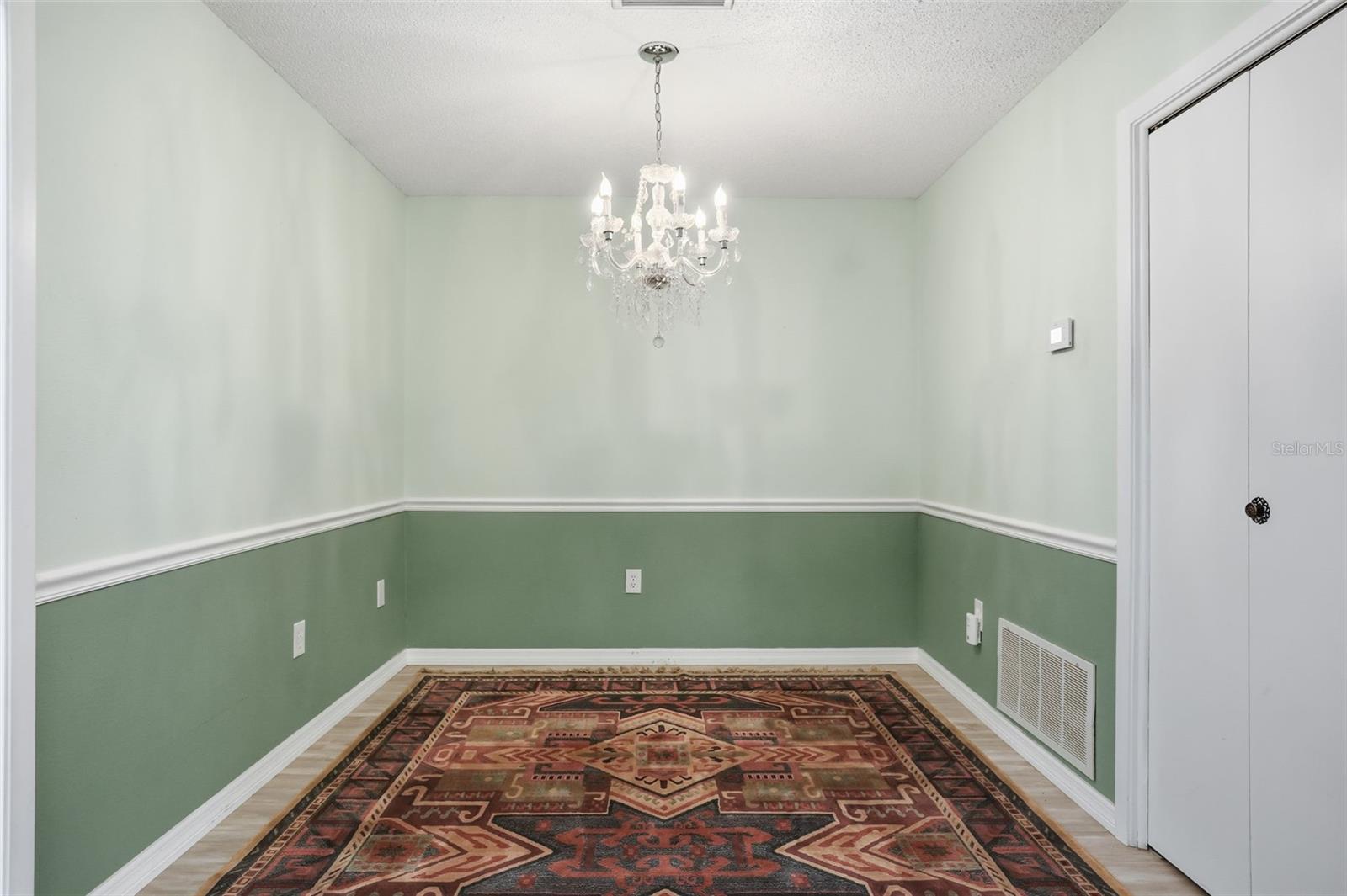Image 7 of 45 For 12906 Wedgewood Way B