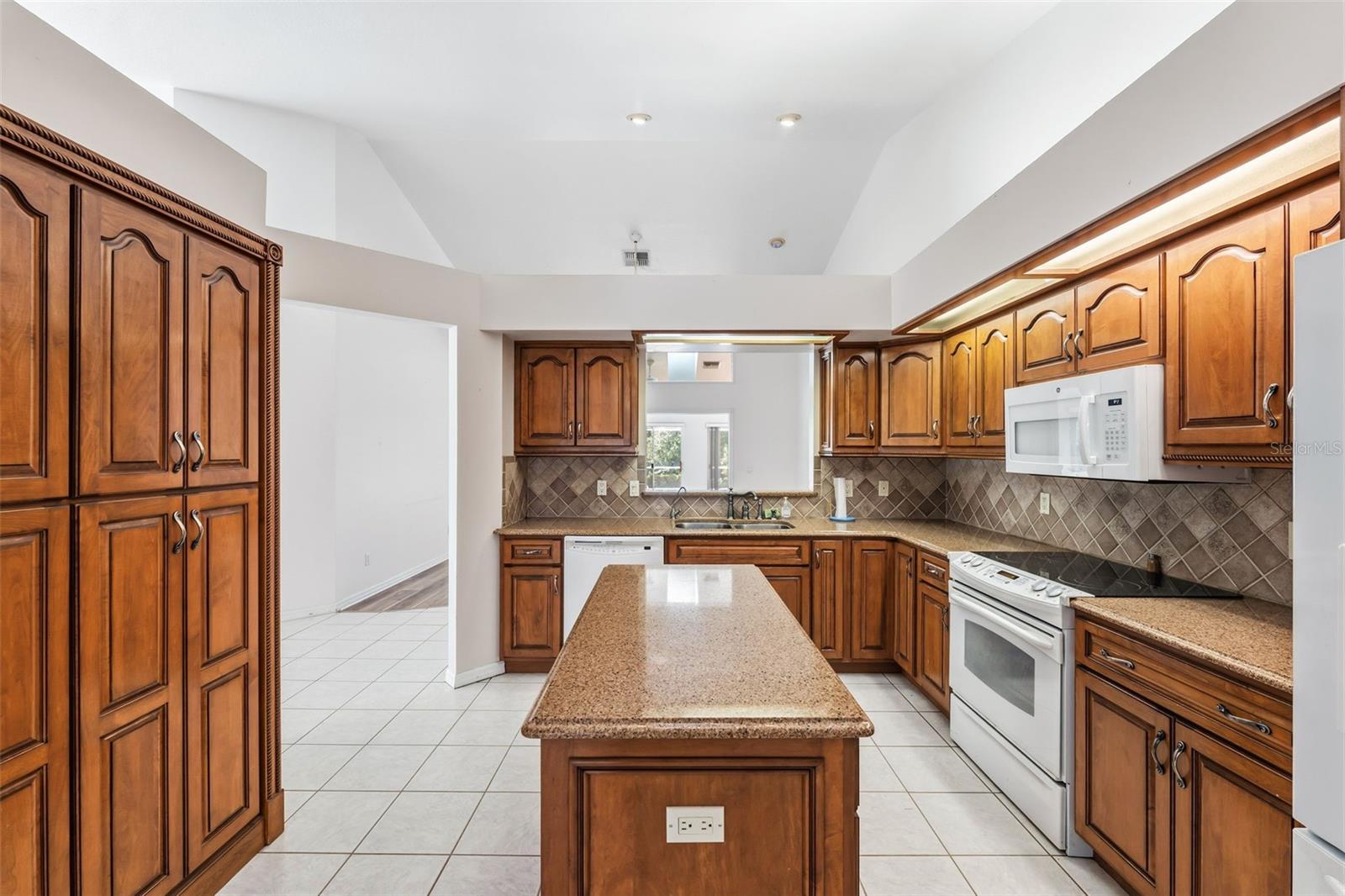 Image 12 of 68 For 9120 193rd Circle