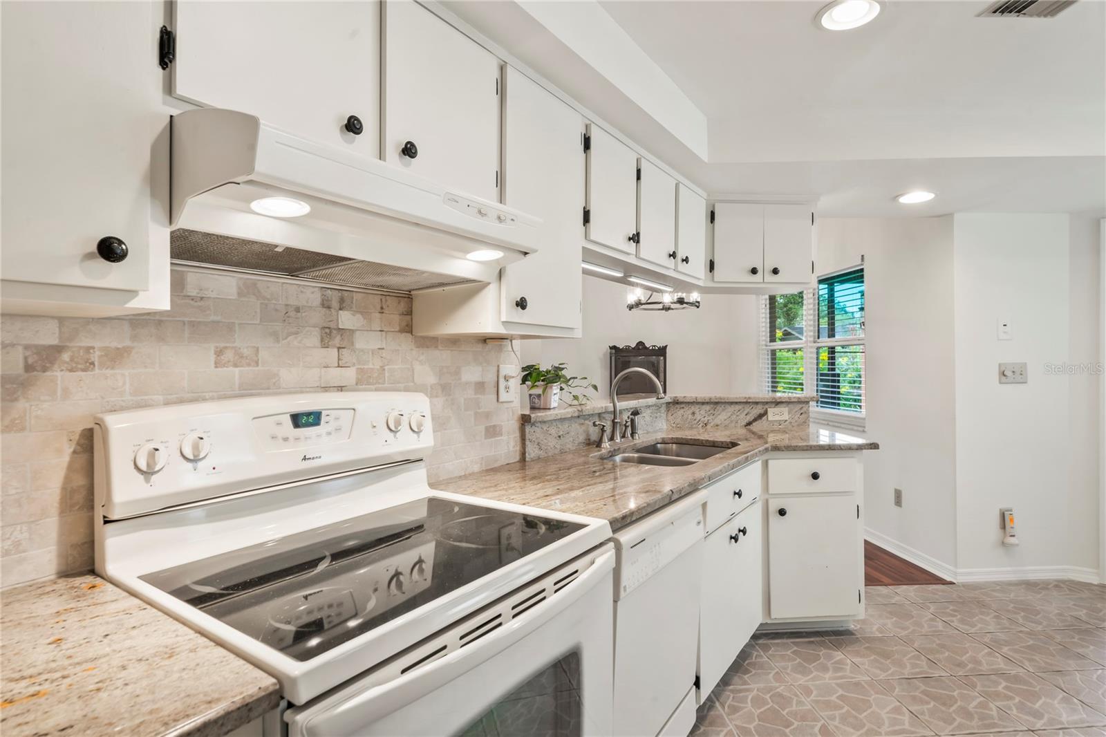 Image 11 of 62 For 8621 Bridgewater Drive